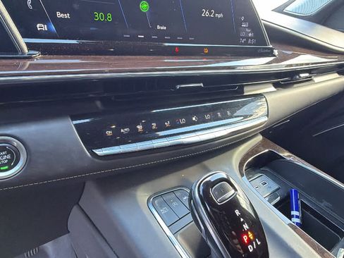 Used 2023 Cadillac Escalade Sport Platinum w/ Heavy-Duty Trailer Package AWD/4WD image 13