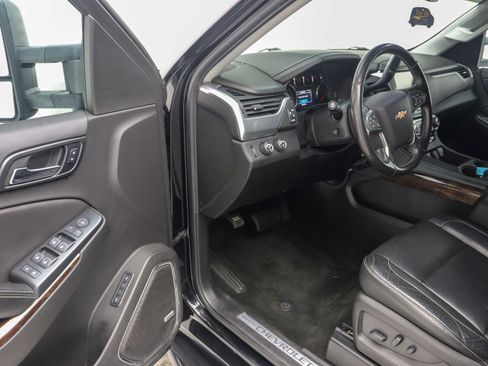 Used 2018 Chevrolet Suburban 3500 LT AWD/4WD image 21