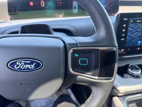 Used 2025 Ford Expedition Active AWD/4WD image 45