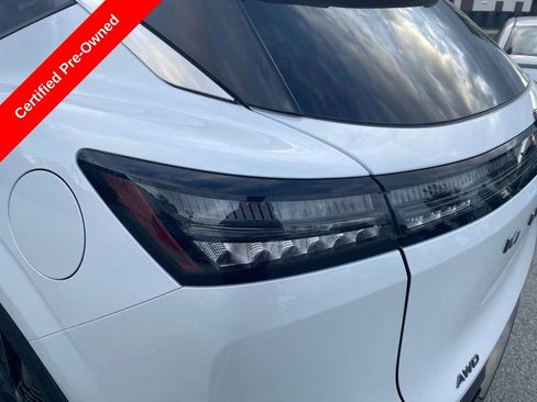 Certified 2025 Nissan Murano SV image 38