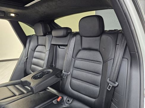 Used 2017 Porsche Macan Turbo AWD/4WD image 27