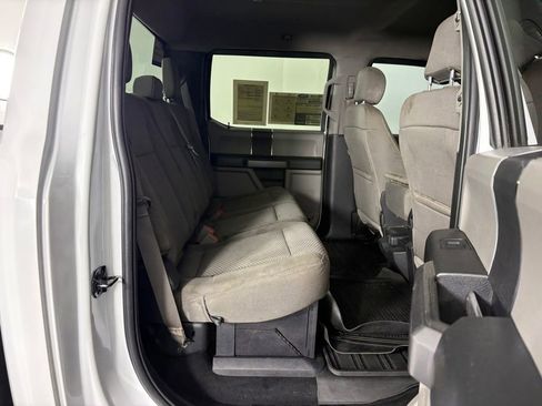 Certified 2019 Ford F250 XLT w/ Snow Plow Prep Package image 32