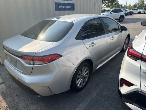Used 2023 Toyota Corolla LE w/ LE Convenience Package FWD image 40