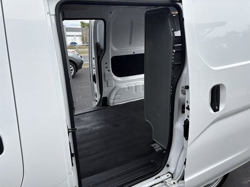 Used 2018 Nissan NV200 S image 15