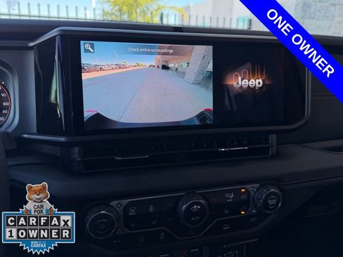 Used 2025 Jeep Gladiator Rubicon w/ Convenience Group AWD/4WD image 7