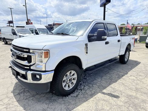 Used 2022 Ford F250 XLT w/ XLT Value Package AWD/4WD image 5