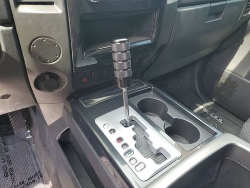 Used 2013 Nissan Titan SV w/ SV Value Truck Pkg RWD image 19
