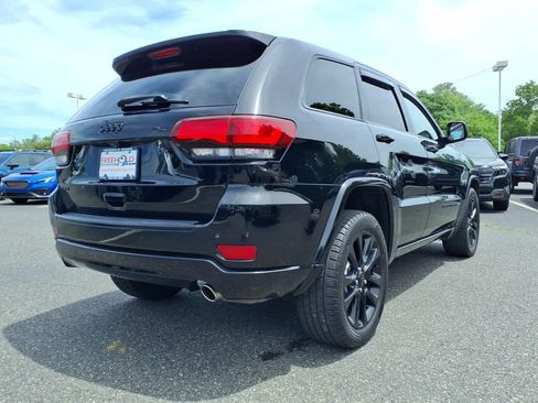 Used 2018 Jeep Grand Cherokee Altitude AWD/4WD image 19