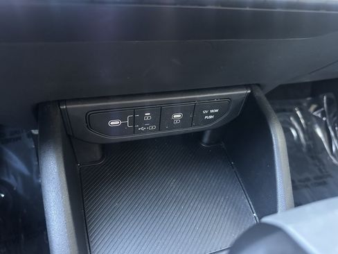 Used 2025 Kia K4 FWD image 25