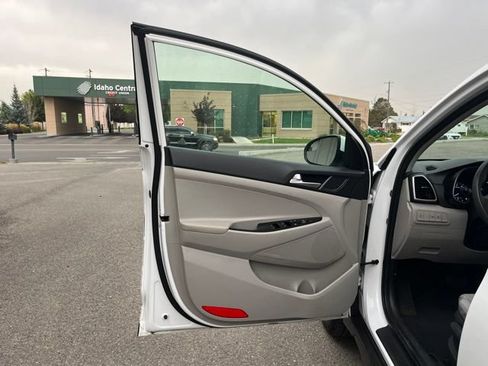 Used 2019 Hyundai Tucson SE FWD image 25