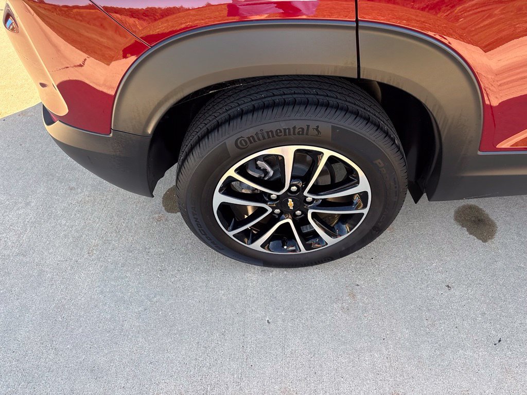 Used 2024 Chevrolet TrailBlazer LT w/ LT Cold Weather Package FWD image 44