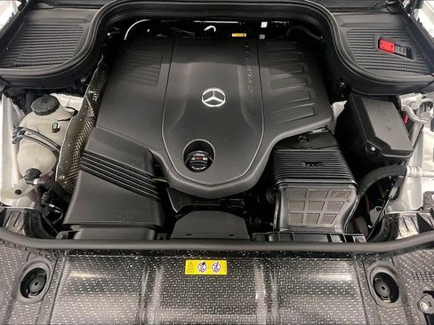Used 2025 Mercedes-Benz GLS 450 4MATIC image 16