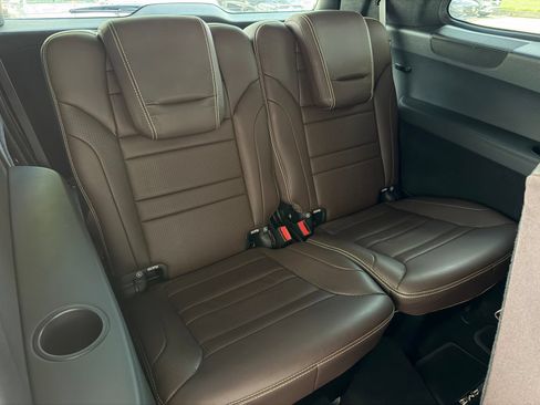 Used 2016 Mercedes-Benz GL 63 AMG 4MATIC image 21