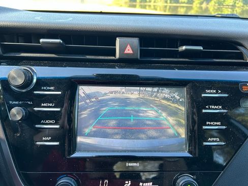 Used 2020 Toyota Camry SE image 24