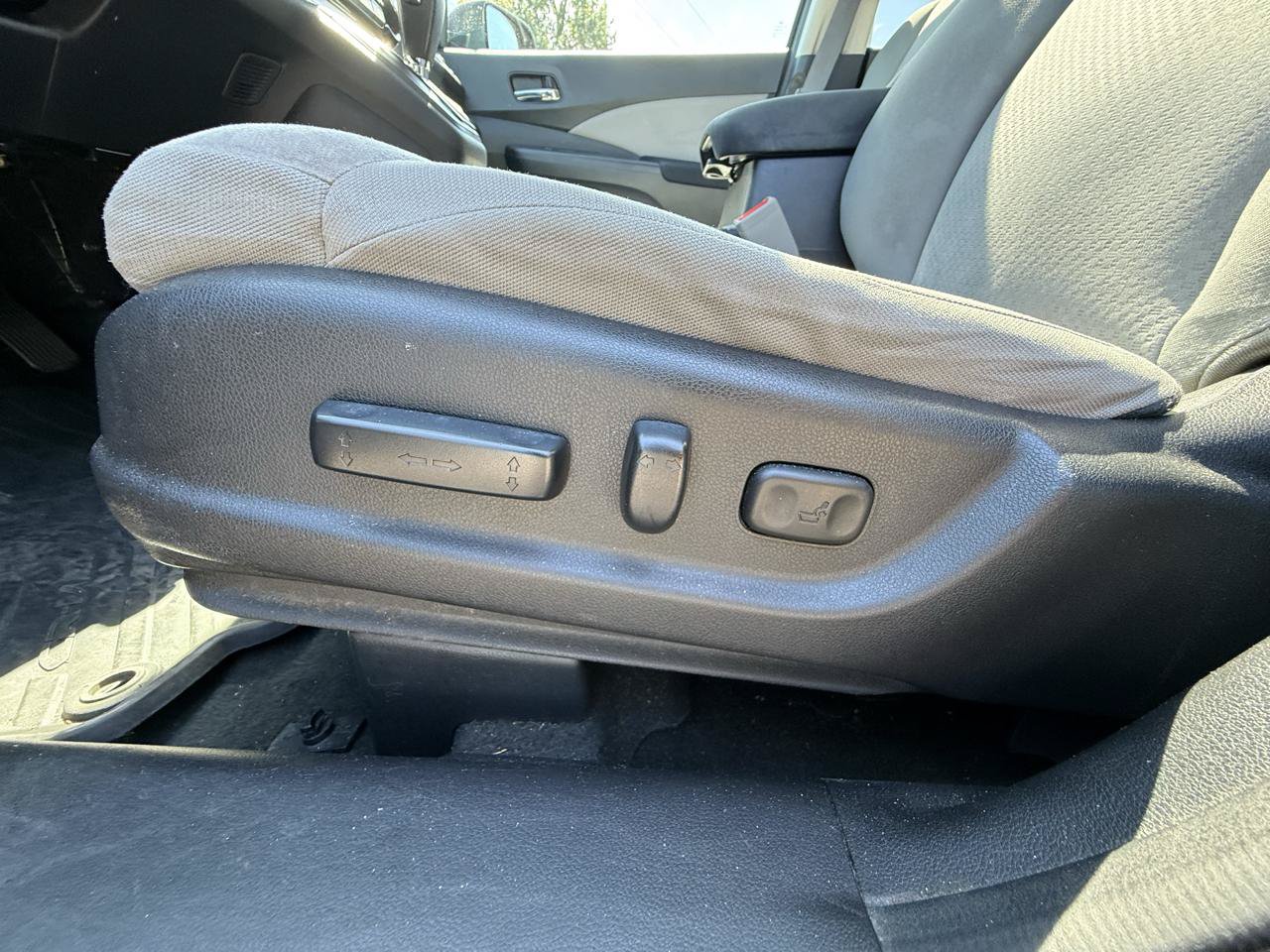 Used 2016 Honda CR-V EX image 11