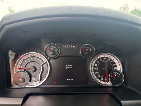 Used 2023 RAM 1500 Classic SLT w/ Electronics Group AWD/4WD image 14