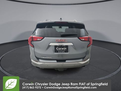 Used 2020 GMC Terrain Denali w/ Denali Premium Package FWD image 7