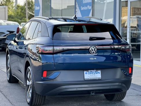 Used 2023 Volkswagen ID.4 Pro AWD/4WD image 3
