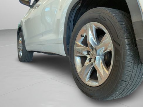 Used 2015 Toyota Highlander Limited FWD image 46