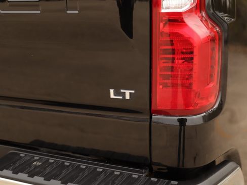 Used 2022 Chevrolet Silverado 1500 LT image 34