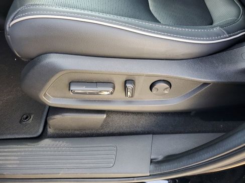 Used 2025 Honda Pilot Elite image 22