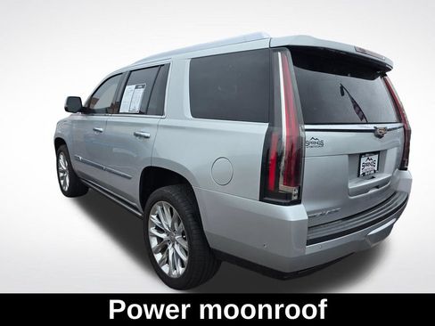Used 2018 Cadillac Escalade Premium Luxury AWD/4WD image 8