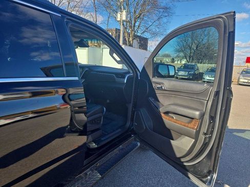 Used 2017 Chevrolet Tahoe LT w/ Z71 Midnight Edition image 19