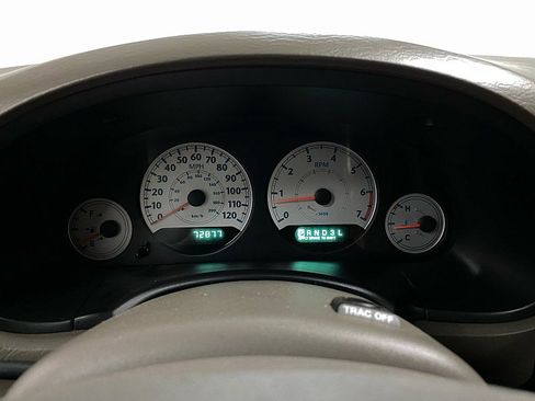 Used 2007 Chrysler Town & Country Touring w/ Leather Interior Group image 18