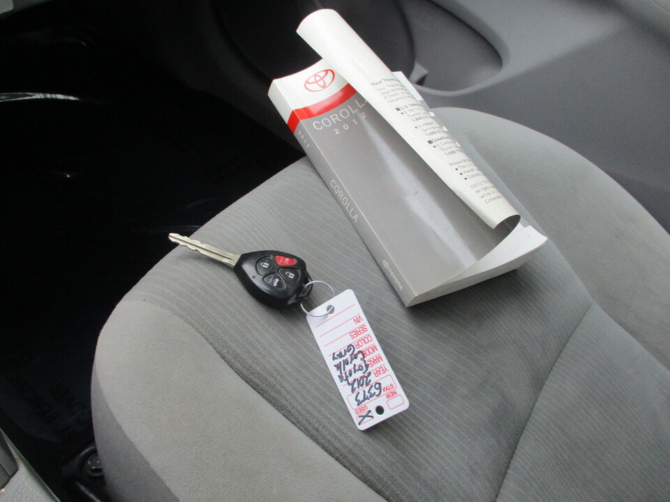 Used 2012 Toyota Corolla LE FWD image 34