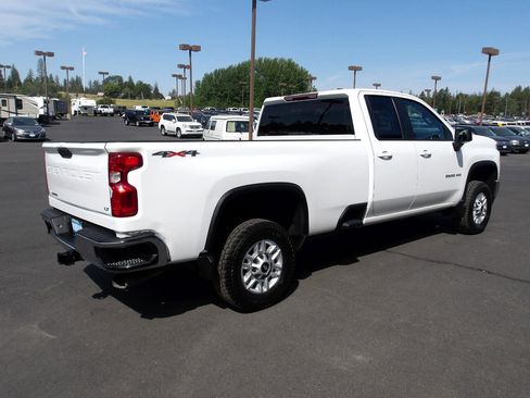 Used 2021 Chevrolet Silverado 2500 LT w/ Convenience Package image 5