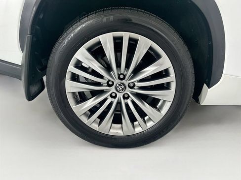Used 2023 Toyota Highlander Platinum FWD image 31