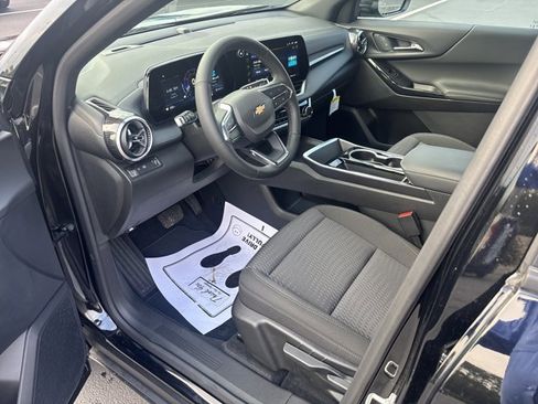 Used 2025 Chevrolet Equinox LT image 14