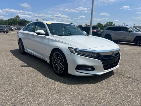 Used 2020 Honda Accord Touring image 3