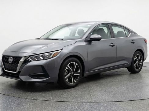 Used 2025 Nissan Sentra SV image 3