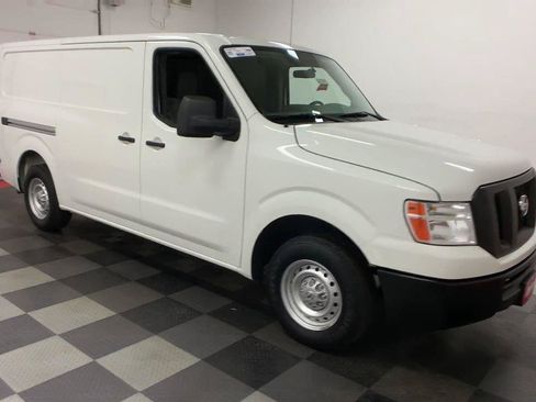 Used 2017 Nissan NV 2500 S w/ Power Basic Package RWD image 2