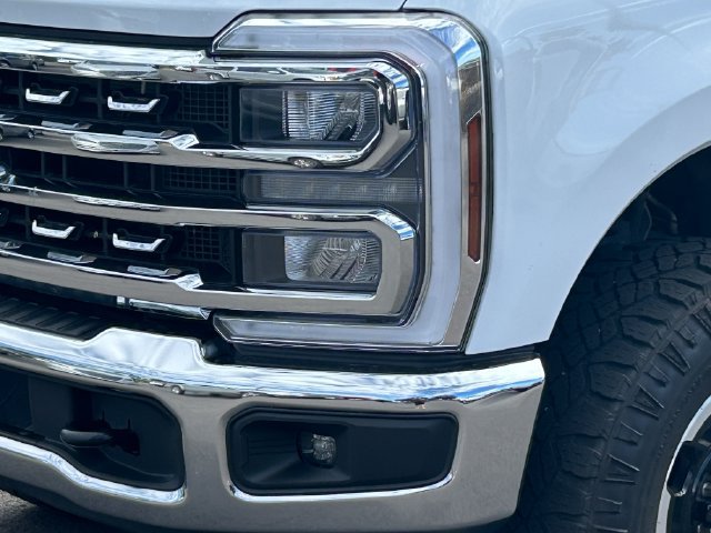 Used 2025 Ford F350 Lariat w/ Tremor Off-Road Package AWD/4WD image 12