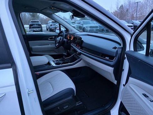 New 2026 Kia Carnival EX image 11