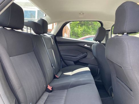 Used 2017 Ford Focus SE FWD image 22