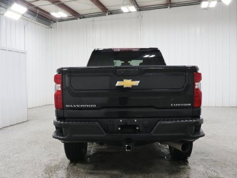 Used 2022 Chevrolet Silverado 2500 Custom image 5