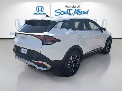 Used 2024 Kia Sportage EX image 7