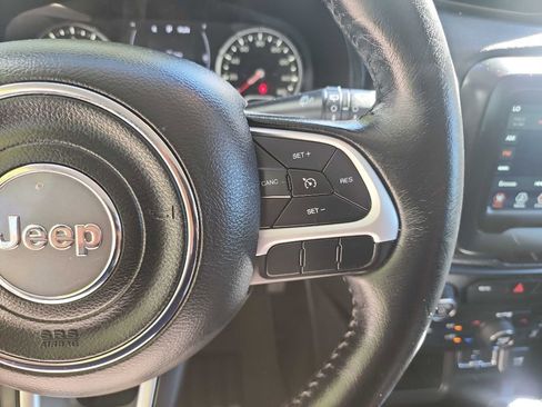 Used 2018 Jeep Renegade Latitude image 18