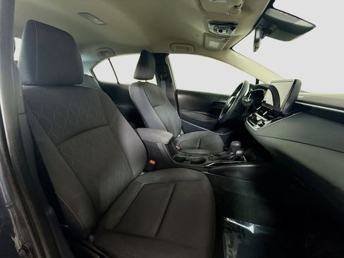 Used 2025 Toyota Corolla LE image 28