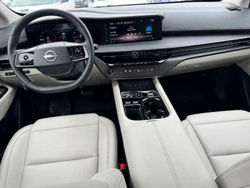 Certified 2025 Nissan Murano SV AWD/4WD image 11