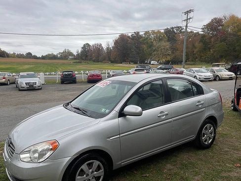 Used 2010 Hyundai Accent GLS w/ Premium Pkg 4 image 2