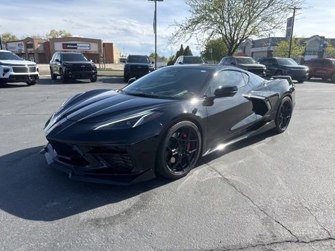 Used 2024 Chevrolet Corvette Stingray Premium Cpe w/ Z51 Performance Package image 3