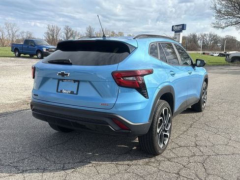 Certified 2025 Chevrolet Trax RS w/ Driver Confidence Package image 8