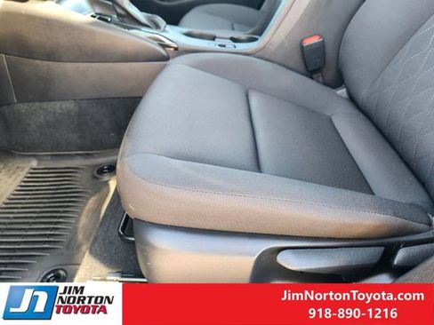 Used 2025 Toyota Corolla LE w/ LE Premium Package image 25