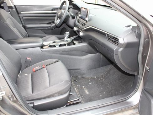 Used 2021 Nissan Altima 2.5 SV image 16