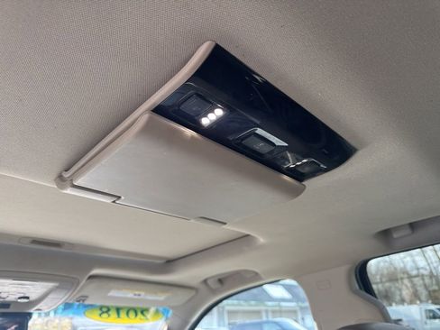 Used 2018 Chevrolet Tahoe LT image 37