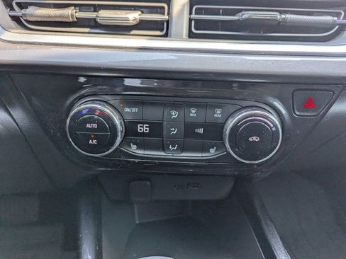 Used 2024 Chevrolet Trax ACTIV w/ Driver Confidence Package image 19